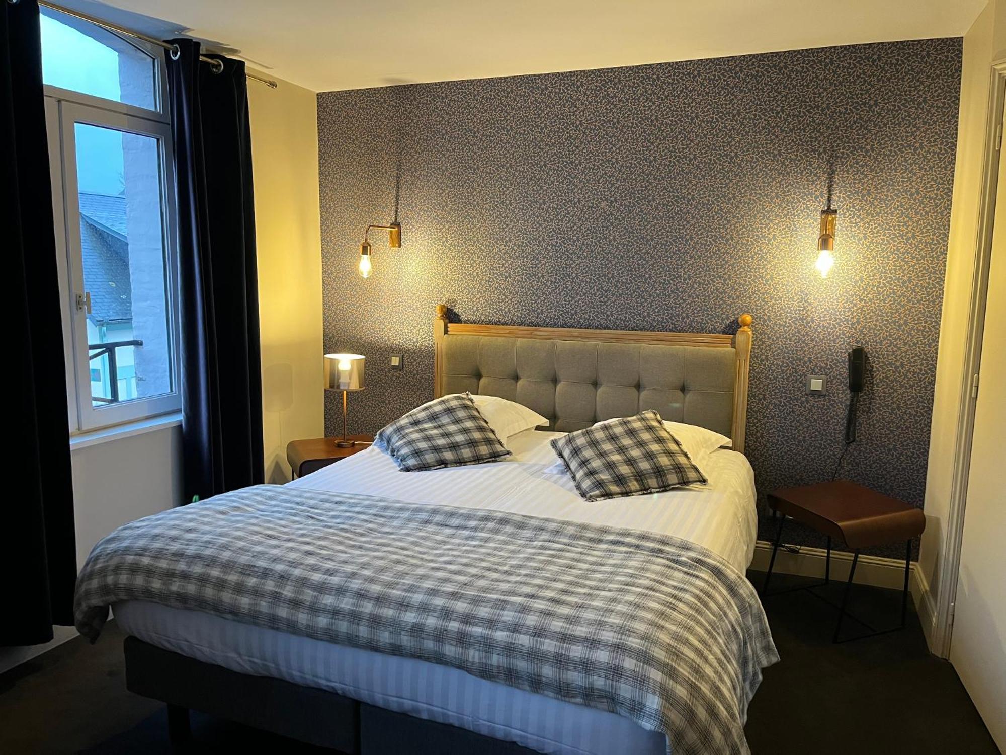 The Originals Boutique, Hotel La Colonne De Bronze, سانت فاليري سور سوم المظهر الخارجي الصورة